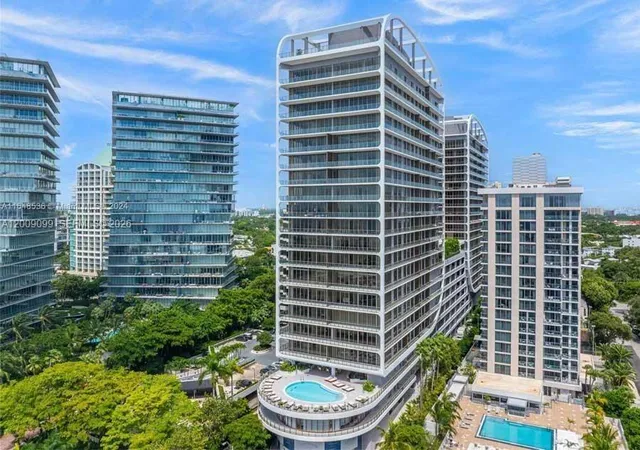 Condo for sale at 2678 Tigertail #1603, Miami, FL 33133 | MLS# A12009099