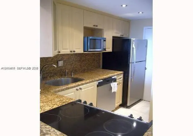2nd image of 1865 79th St Cswy #6L, Miami Beach, FL 33141 | MLS# A12009615