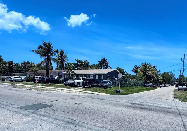 3rd image of 14615 Ne 14Th Ave, Miami, FL 33161 | MLS# A12009590