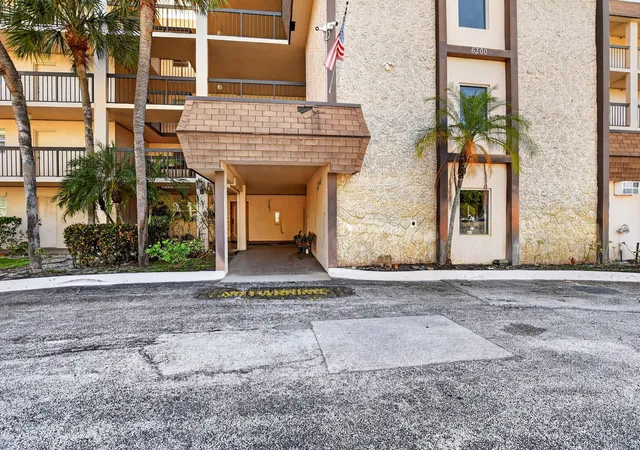 Photo 3 of Condo for sale at 6300 Nw 2nd Avenue #306, Boca Raton, FL 33487 | MLS# B26021703 | Listing updated on 2026-09-23