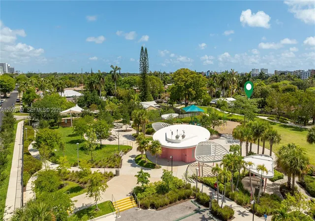 43rd image of 906 Ne 5th St, Hallandale Beach, FL 33009 | MLS# A12009707