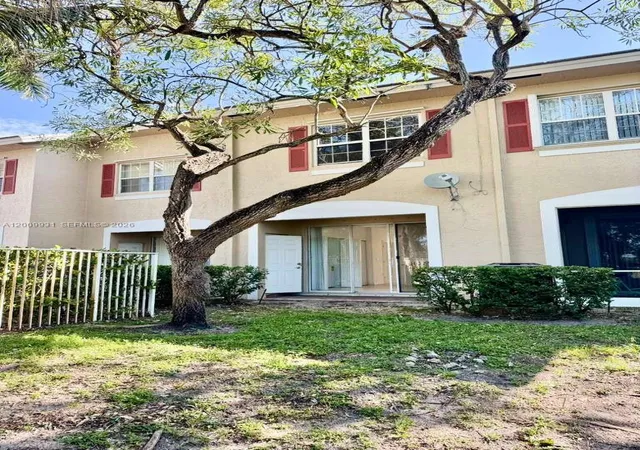 Homes for sale in Plantation, FL | 669 Nw 42nd Ave, Plantation, FL 33317 | MLS# A12009931