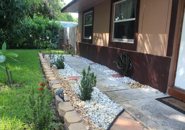 Photo 1 of Single family home for sale at 431 S Chillingworth Dr, West Palm Beach, FL 33409 | MLS# B26021850 | Listing updated on 2026-09-26