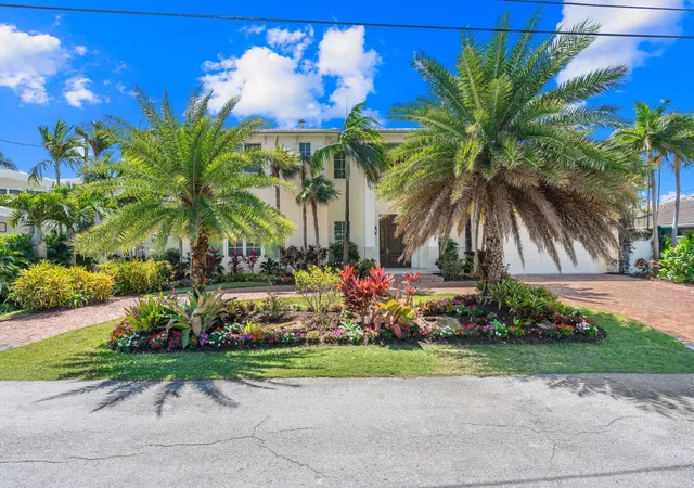 Photo 3 of Mansion for sale at 2870 Ne 24th Place, Fort Lauderdale, FL 33305 | MLS# B26021870 | Listing updated on 2026-10-07