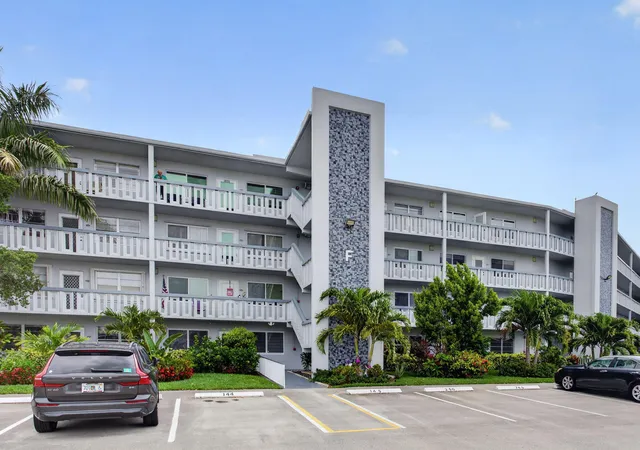 Homes for sale in Deerfield Beach, FL | 446 Richmond F, Deerfield Beach, FL 33442 | MLS# B26021959