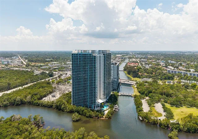 2nd image of 16385 Biscayne Blvd, Aventura, FL 33160