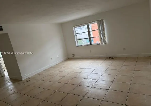 4th image of 1821 Ne 168Th St, Miami, FL 33162