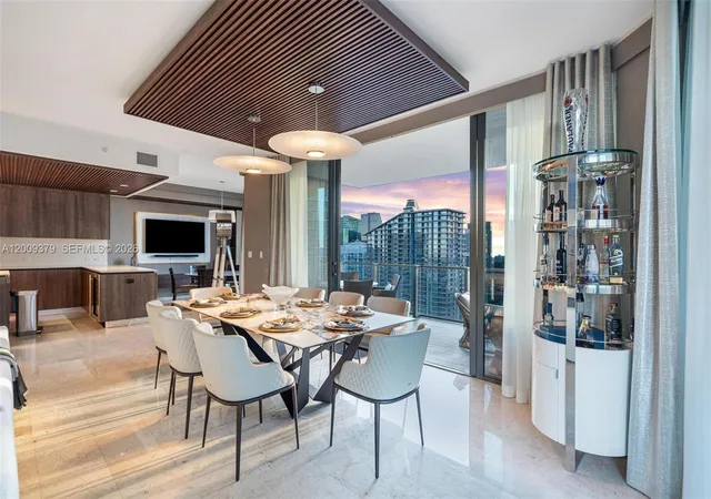 2nd image of 88 Sw 7Th St #3801, Miami, FL 33130 | MLS# A12009379