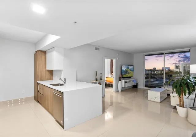 Photo 2 of Condo for sale at 18800 NE 29th Avenue #704, Aventura, FL 33180 | MLS# B26022042 | Listing updated on 2026-10-01