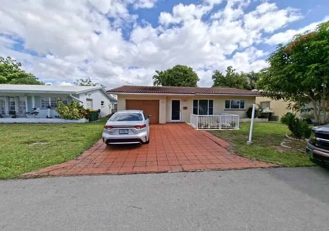 Homes for sale in Tamarac, FL | 4513 Nw 49th St, Tamarac, FL 33319 | MLS# B26022046