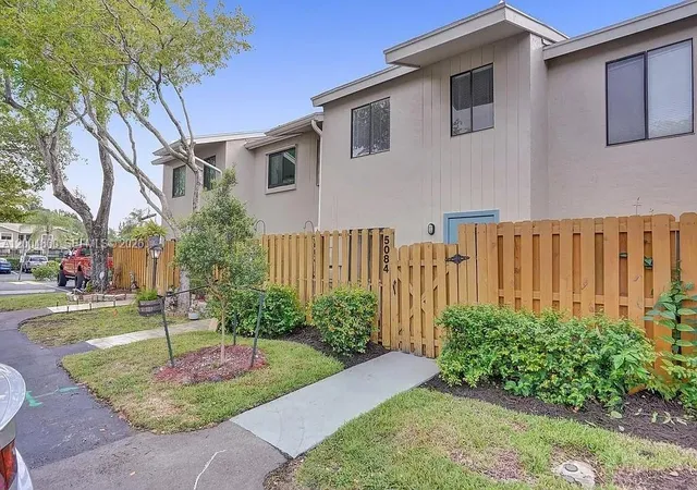 1st image of 5084 S University Dr, Davie, FL 33328 | MLS# A12004800