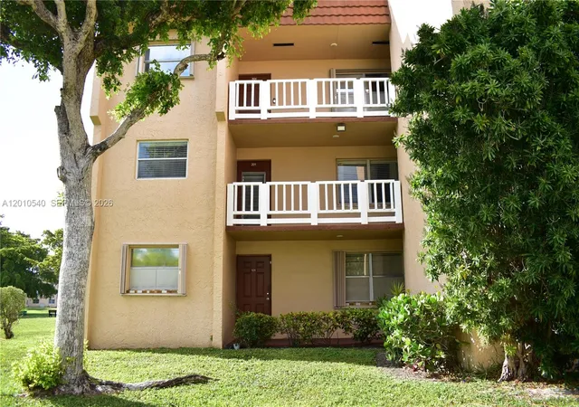 Homes for sale in Sunrise, FL | 9321 Sunrise Lakes Blvd #201, Sunrise, FL 33322 | MLS# A12010540