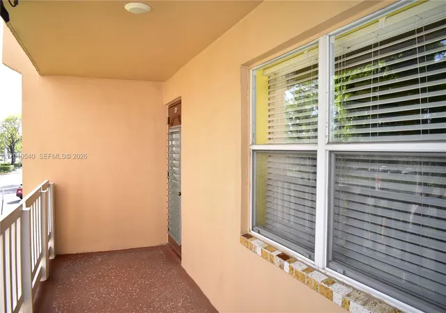 Homes for sale in Sunrise, FL | 9321 Sunrise Lakes Boulevard, Sunrise, FL 33322 | Houzeo