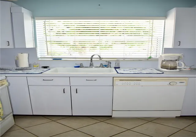 Homes for sale in Sunrise, FL | 9321 Sunrise Lakes Blvd, Sunrise, FL 33322