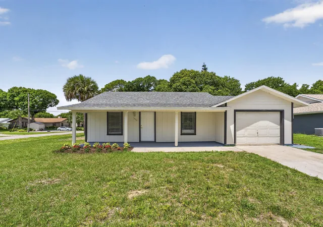 Photo 1 of Single family home for sale at 1373 32nd Avenue Sw, Vero Beach, FL 32968 | MLS# B26022192 | Listing updated on 2026-09-23