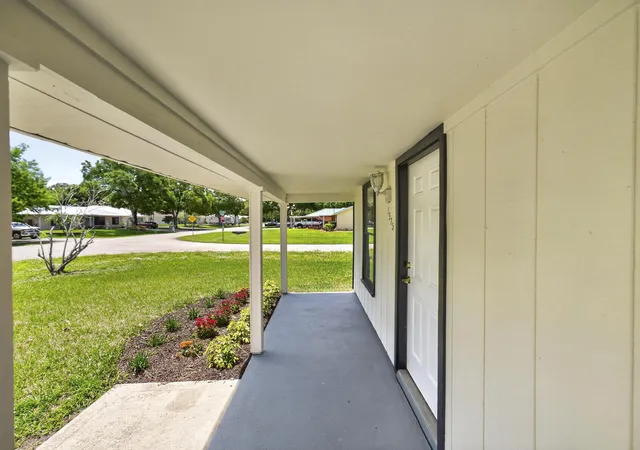 Photo 3 of Single family home for sale at 1373 32nd Avenue SW, Vero Beach, FL 32968 | MLS# B26022192 | Listing updated on 2026-09-23