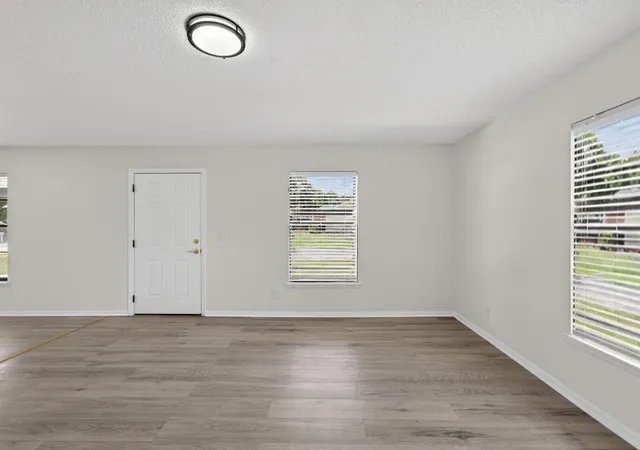 Photo 4 of Single family home for sale at 1373 32nd Avenue SW, Vero Beach, FL 32968 | MLS# B26022192 | Listing updated on 2026-09-23