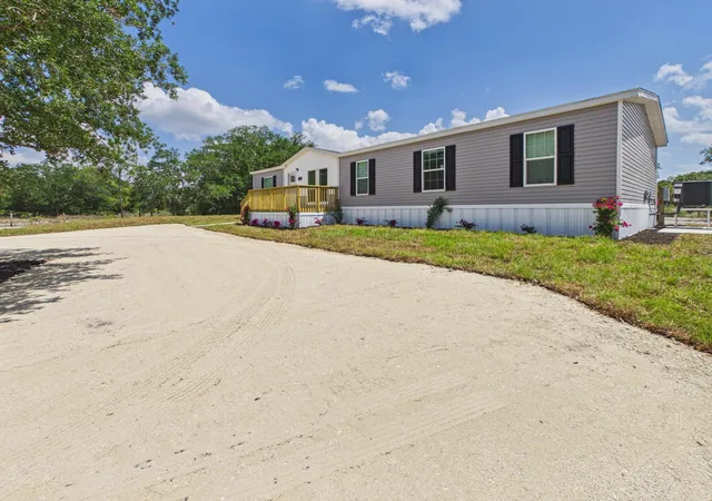 3rd image of 18574 Nw 284Th St, Okeechobee, FL 34972 | MLS# B26022258