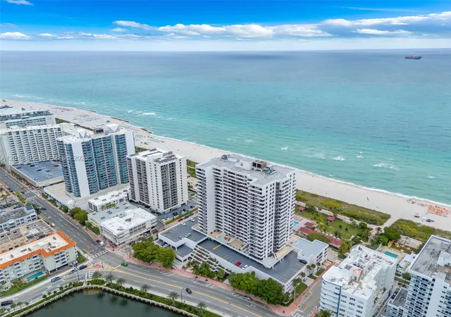 3rd image of 2555 Collins Ave #2401, Miami Beach, FL 33140 | MLS# A12010695