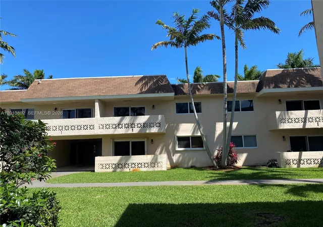 2nd image of Villagio at Palmetto Bay, Palmetto Bay, FL 33176