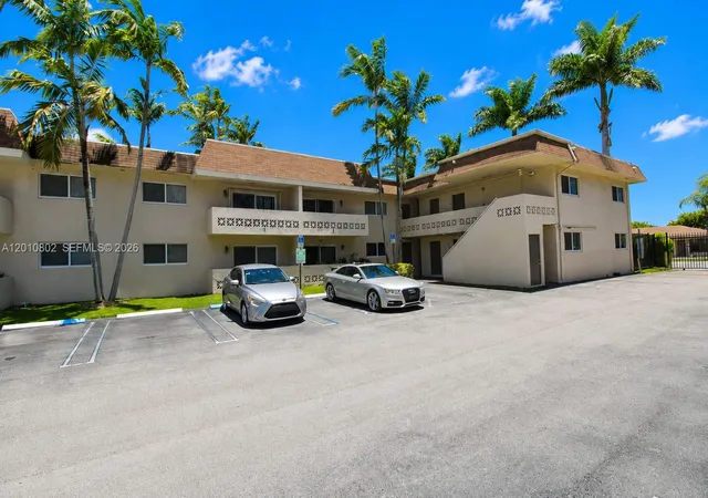 2nd image of 14500 Sw 88th Ave #222, Palmetto Bay, FL 33176 | MLS# A12010802