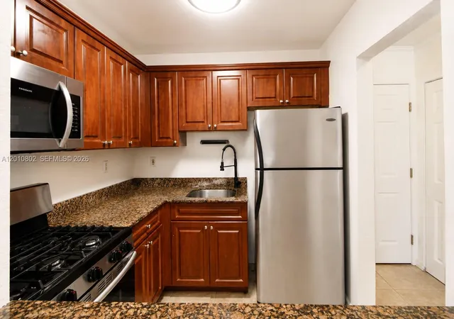 5th image of 14500 Sw 88Th Ave #222, Palmetto Bay, FL 33176 | MLS# A12010802