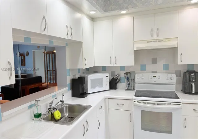4th image of 12651 Sw 16Th Ct #202B, Hollywood, FL 33027 | MLS# A12010856