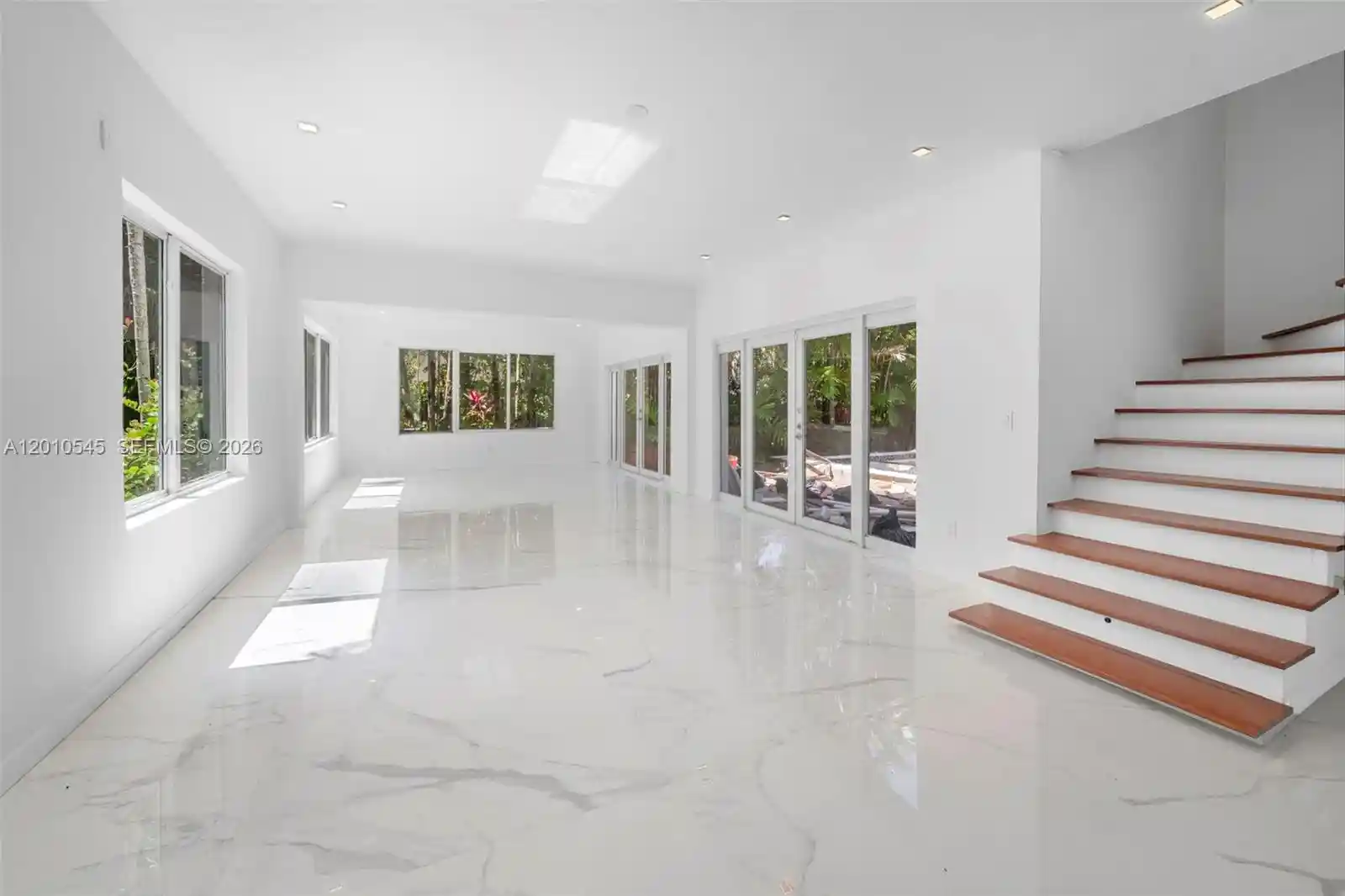 Single family home for sale at 5824 Alton Rd, Miami Beach, FL 33140 | MLS# A12010545