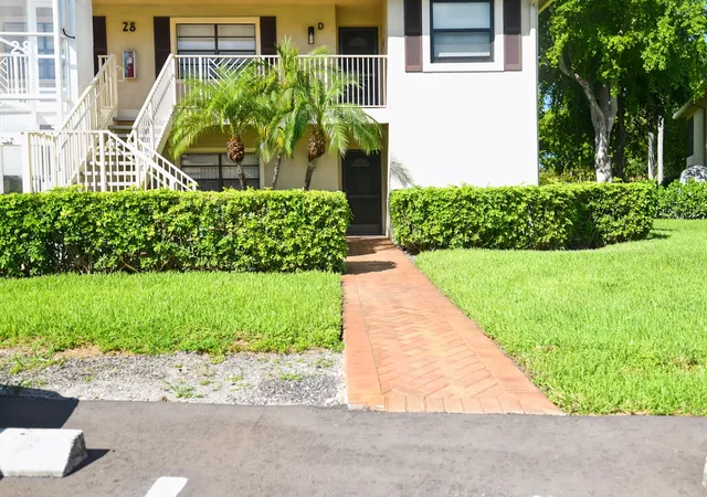 1st image of 28 W Stratford Ln #C, Boynton Beach, FL 33436 | MLS# B26022571