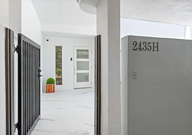 Photo 2 of Townhouse for sale at 2435 Presidential Way #H, West Palm Beach, FL 33401 | MLS# B26022674 | Listing updated on 2026-10-03