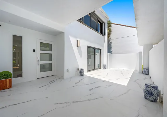 Photo 3 of Townhouse for sale at 2435 Presidential Way #H, West Palm Beach, FL 33401 | MLS# B26022674 | Listing updated on 2026-10-03