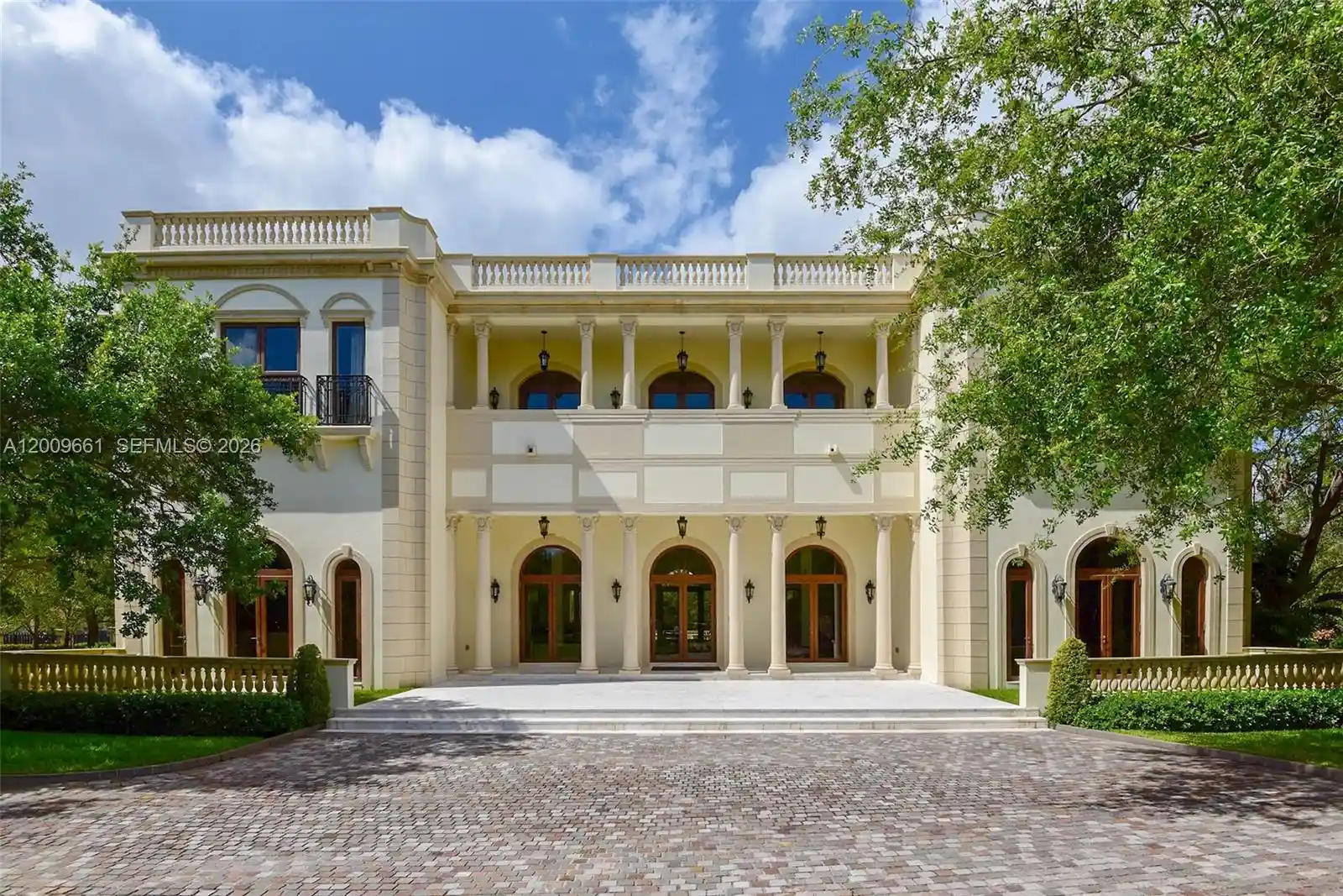 Photo 1 of Mansion for sale at 5801 Moss Ranch Rd, Pinecrest, FL 33156 | MLS# A12009661 | Listing updated on 2026-10-30