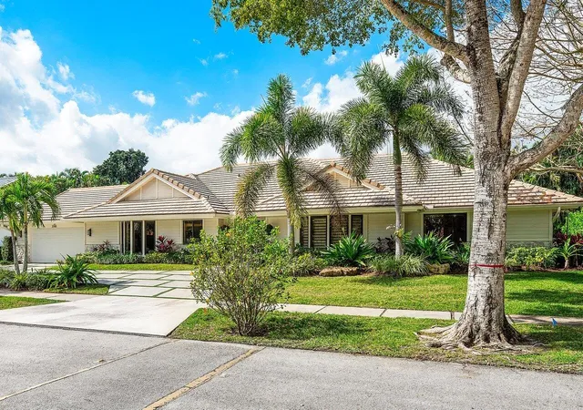 Photo 2 of Single family home for sale at 3765 Kings Way, Boca Raton, FL 33434 | MLS# B26022716 | Listing updated on 2026-09-23