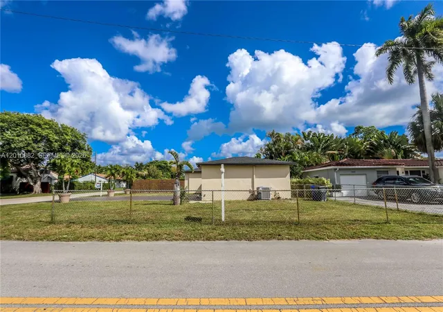 66th image of 1620 Mckinley St, Hollywood, FL 33020 | MLS# A12010882