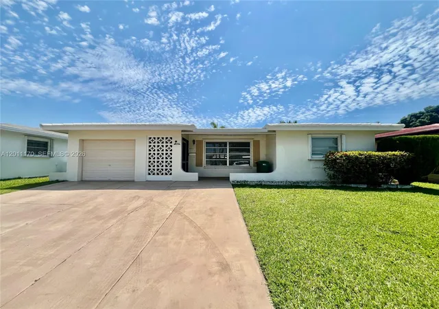 Homes for sale in Tamarac, FL | 4402 Nw 43rd Ter, Tamarac, FL 33319 | MLS# A12011170