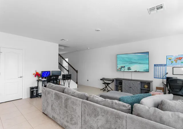 5th image of 10930 Sw Vasari Wy, Port St Lucie, FL 34987 | MLS# B26022739