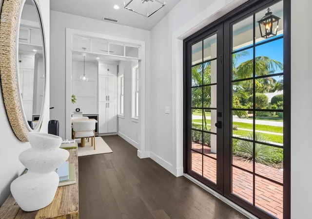 3rd image of 11823 Lake Shore Pl, North Palm Beach, FL 33408 | MLS# B26022750