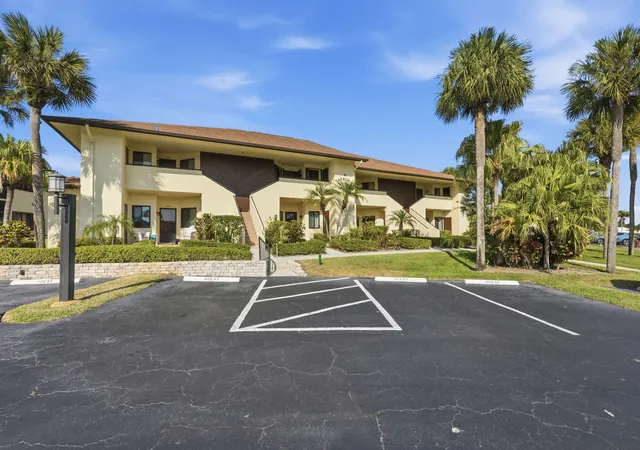 Photo 2 of Condo for sale at 6901 Se Constitution Blvd #102, Hobe Sound, FL 33455 | MLS# B26022761 | Listing updated on 2026-09-23
