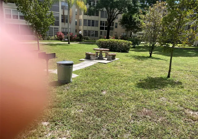Listing Photo 5 - Condo for sale in building located at 2998 Nw 48Th Ter, Lauderdale Lakes, FL 33313 - Unit #332