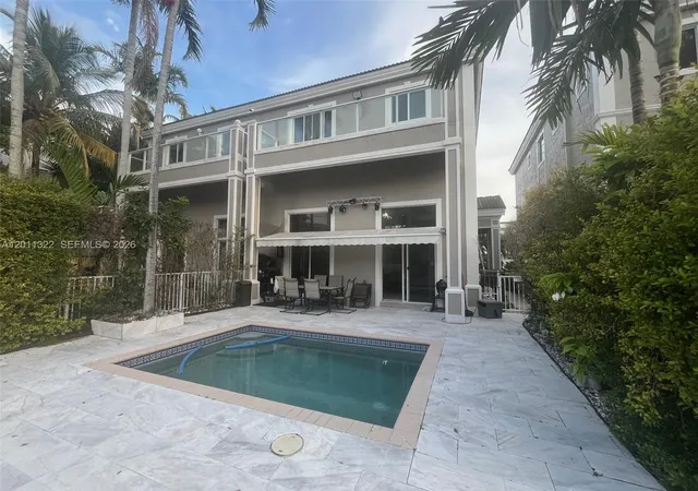 1st image of 3915 Ne 168th St #3915, North Miami Beach, FL 33160 | MLS# A12011322