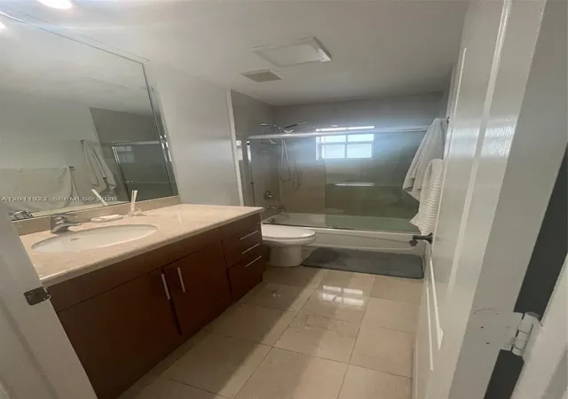 2nd image of 3915 Ne 168th St #3915, North Miami Beach, FL 33160 | MLS# A12011322