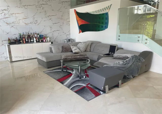 5th image of 3915 Ne 168Th St #3915, North Miami Beach, FL 33160 | MLS# A12011322