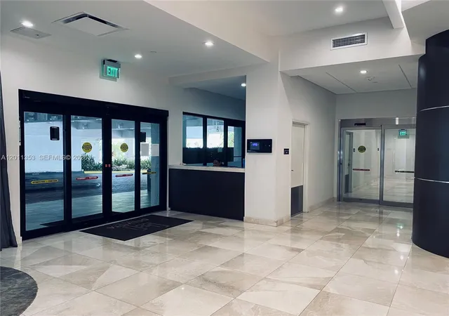 3rd image of 20225 Ne 34Th Ct #1111, Miami, FL 33180 | MLS# A12011353