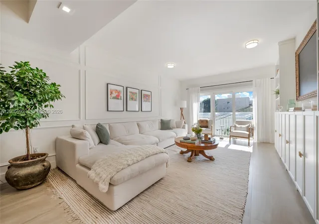 1st image of 120 Salamanca Ave #3B, Coral Gables, FL 33134 | MLS# A12005992