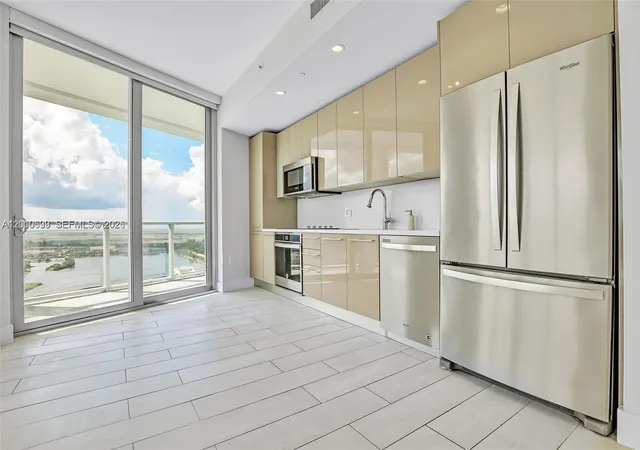 4th image of 2000 Metropica Wy #2204, Sunrise, FL 33323 | MLS# A12010699