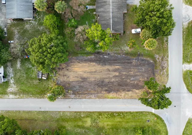 Photo 3 of Single family home for sale at 4805 34th Avenue, Vero Beach, FL 32967 | MLS# B26023133 | Listing updated on 2026-09-23