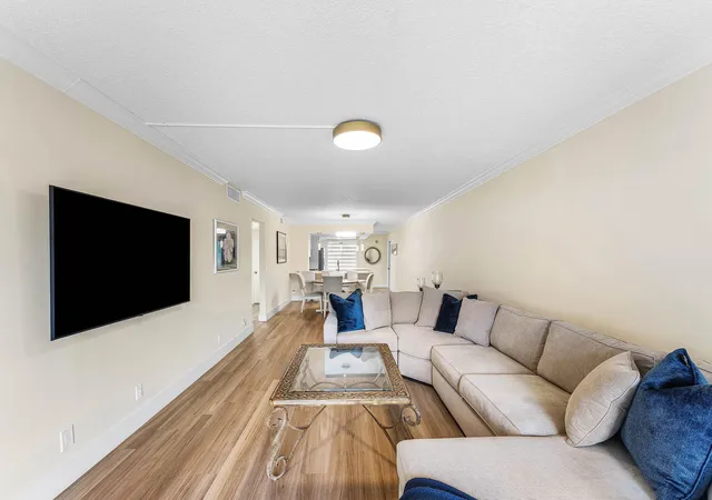 2nd image of 1019 Guildford B, Boca Raton, FL 33434 | MLS# B26023274