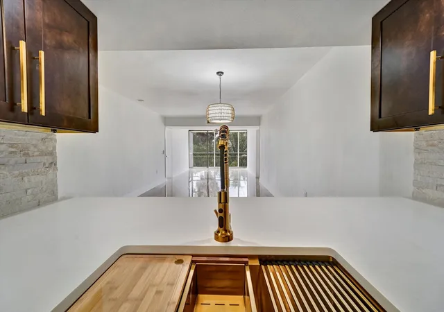 5th image of 6181 Balboa Cir, Boca Raton, FL 33433