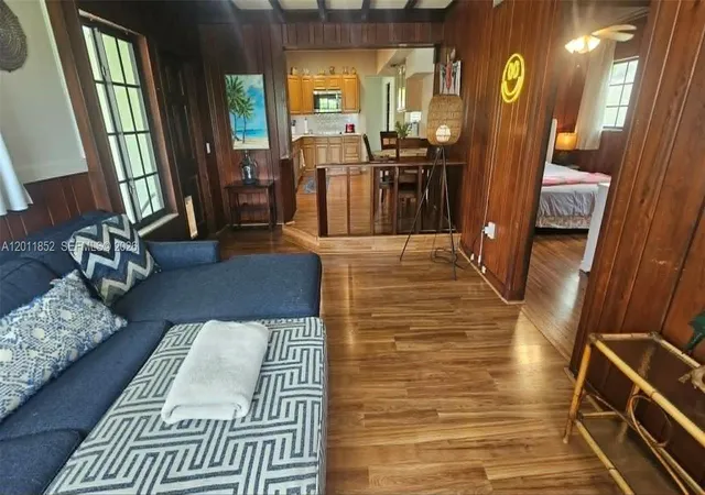 5th image of 831 Wren Ave, Miami Springs, FL 33166 | MLS# A12011852