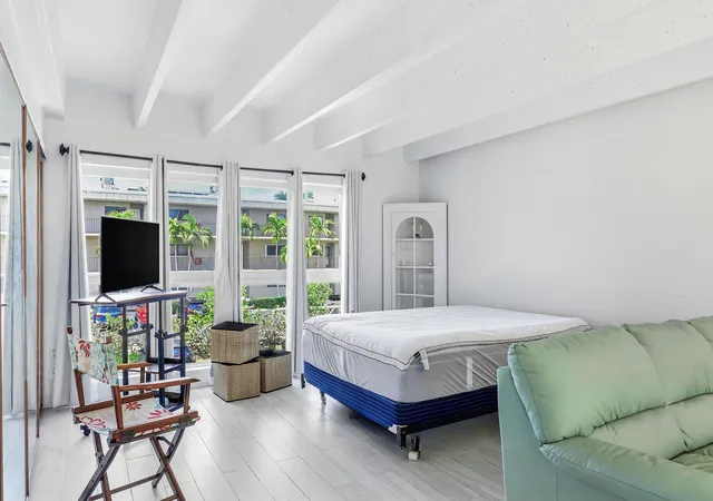 Photo 3 of Condo for sale at 4001 S Ocean Blvd #209, Palm Beach, FL 33480 | MLS# B26023354 | Listing updated on 2026-09-23